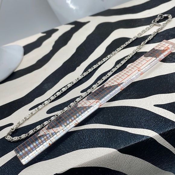 Spiral Link Sterling Silver Chain. Delicate Look but Beautiful Handcrafted Link - Picture 2 of 8